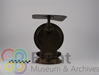 TH\CT\Museum catalogue\3D objects\2015_31_c_th.jpg; 2015.31; Salter scales; Scales